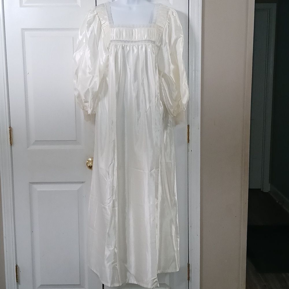Nise Stevens vintage ivory flannel lined nightgown  Sz L NWOT